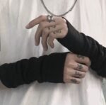LONG KNIT GLOVES - Image 2